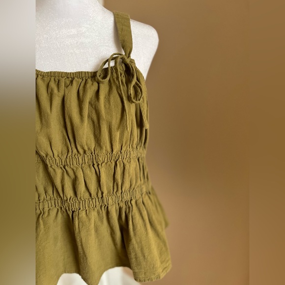 Universal Thread Top - Picture 2 of 5